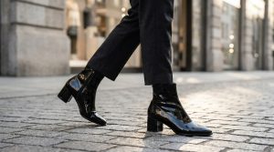 L'art de porter les bottes noir vernis : élégance et style