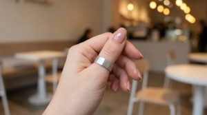 Bague pouce femme : secrets de style et d'indépendance