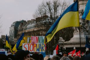 Le collier bohème femme : l'éclat d'une liberté maîtrisée