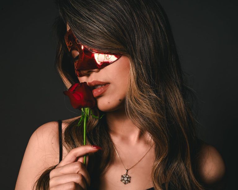 Collier croix femme : l'élégance d'un symbole intemporel