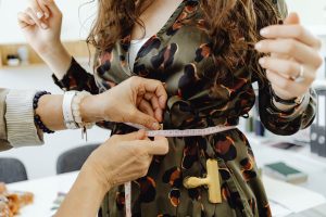 S’habiller avec du ventre : l'art d'un style équilibré