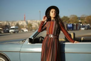 Robe bohème chic : l'art de la fluidité et du raffinement