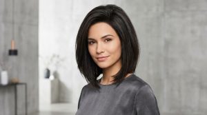 Quelle coiffure visage rond choisir pour affiner ses traits