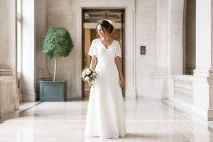Robe blanche mariage civil : élégance et style