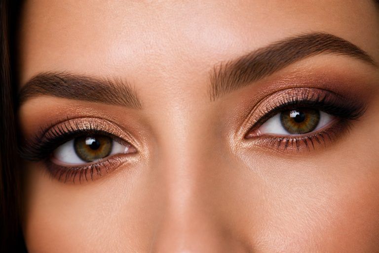 Maquillage yeux hazel : 5 teintes pour un regard sublimé
