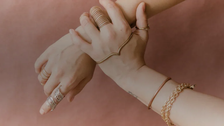 Bracelet jonc : quelle taille et comment la mesurer