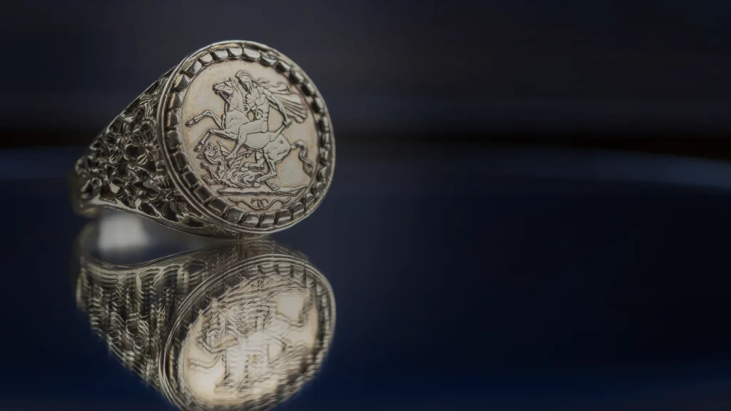 Gravure bijoux : métaux, techniques et texte lisible