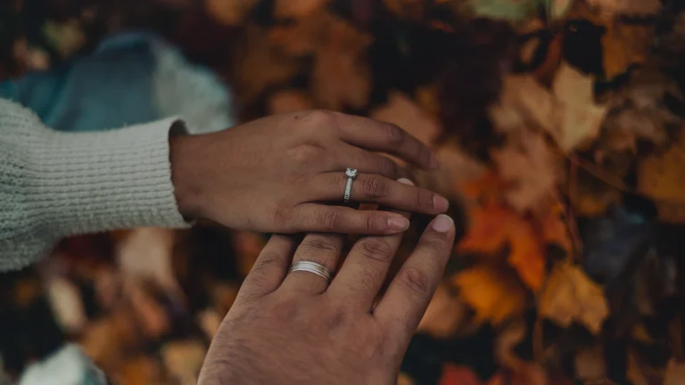 Bague de Pacs : quel modèle, quel métal, quel doigt choisir